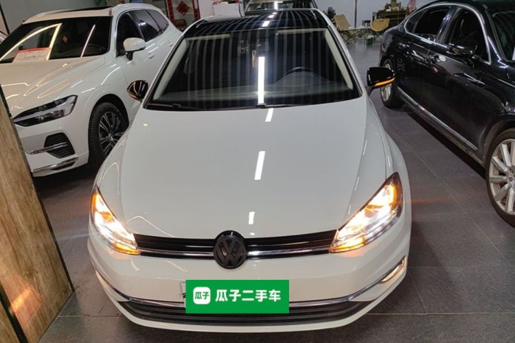 Volkswagen Golf 2019 car image #3