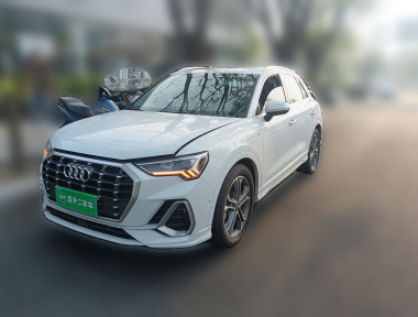 Audi Q3 2022 immagine di auto 
