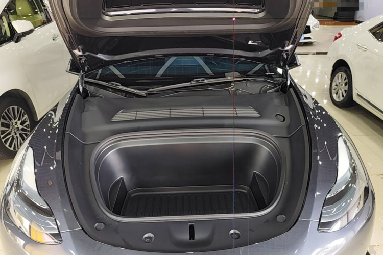 Tesla Model Y 2024 #20 Tesla Model Y 2024 car image #20