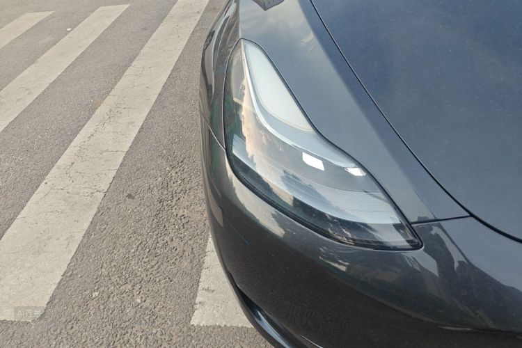 Tesla Model Y 2024 #8 Tesla Model Y 2024 car image #8