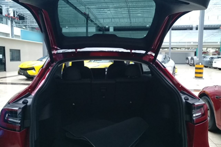 Tesla Model Y 2024 #19 Tesla Model Y 2024 car image #19