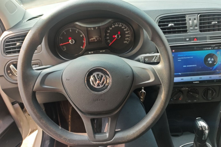 Volkswagen Polo 2017 #11 Volkswagen Polo 2017 car image #11