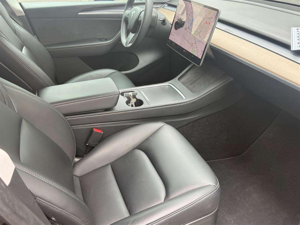 Tesla Model Y 2021 car image #10