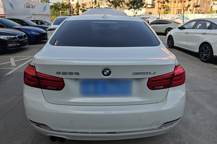 BMW 3 Series 2017 #6 BMW 3 Series 2017 изображение автомобиля #6