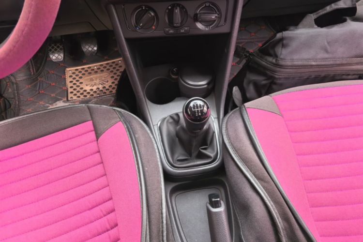 Volkswagen Polo 2015 #14 Volkswagen Polo 2015 car image #14