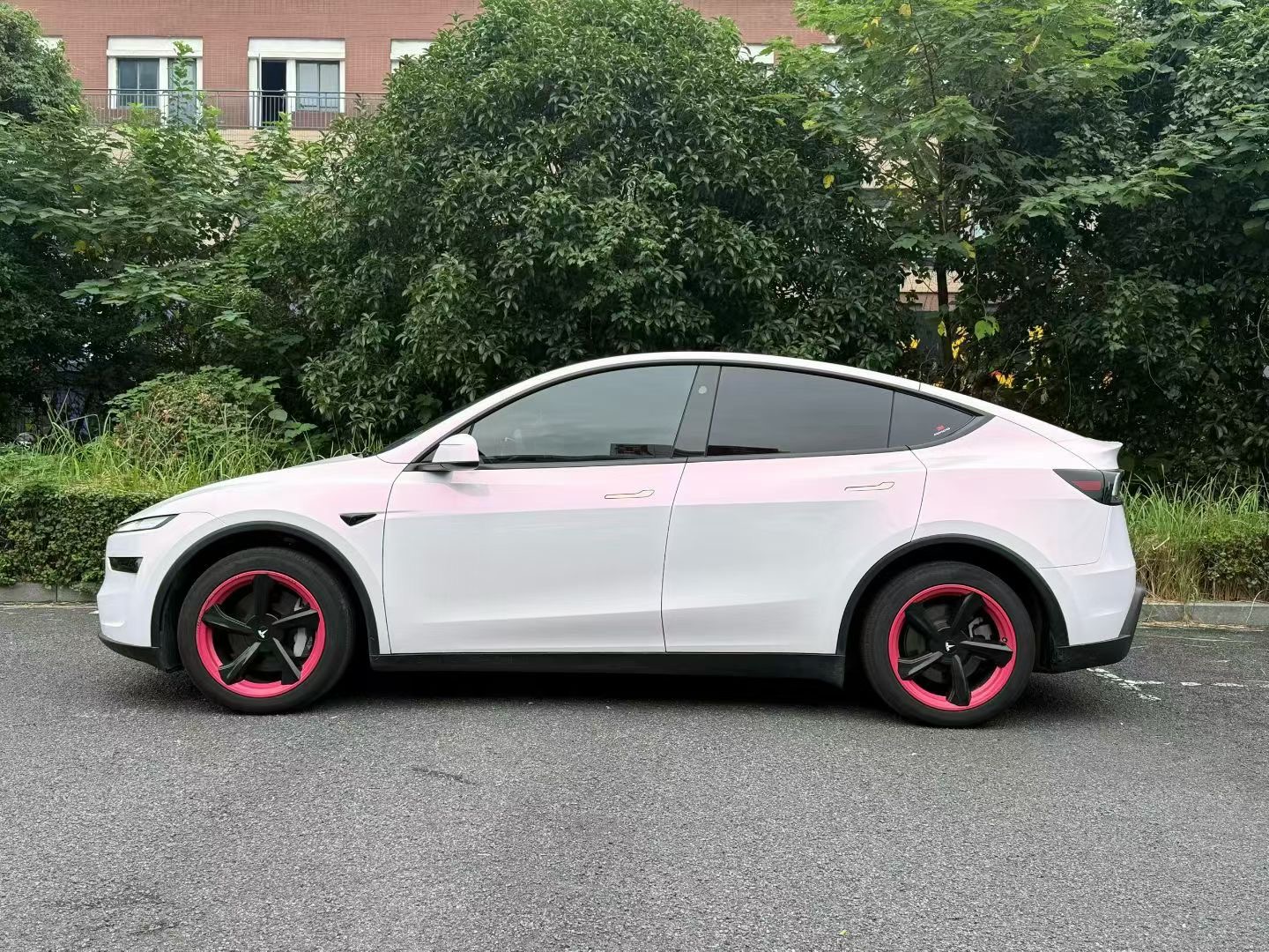 Tesla Model Y 2026 #7 Tesla Model Y 2026 car image #7