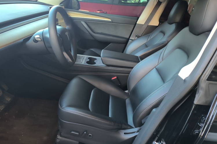 Tesla Model Y 2022 صورة سيارة #15