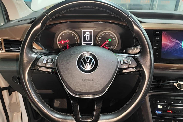 Volkswagen Tharu 2021 car image #11