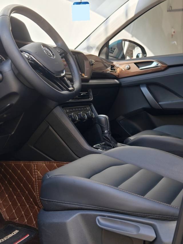 2019 immagine di auto #4