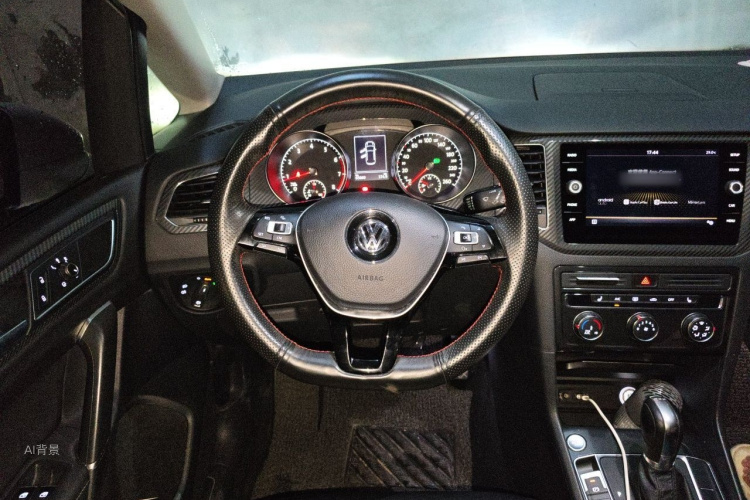 Volkswagen Golf 2019 car image #12