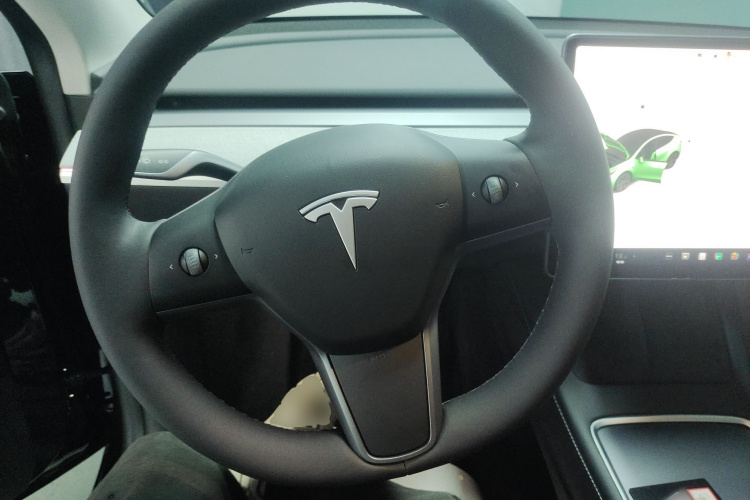 Tesla Model Y 2024 #15 Tesla Model Y 2024 car image #15