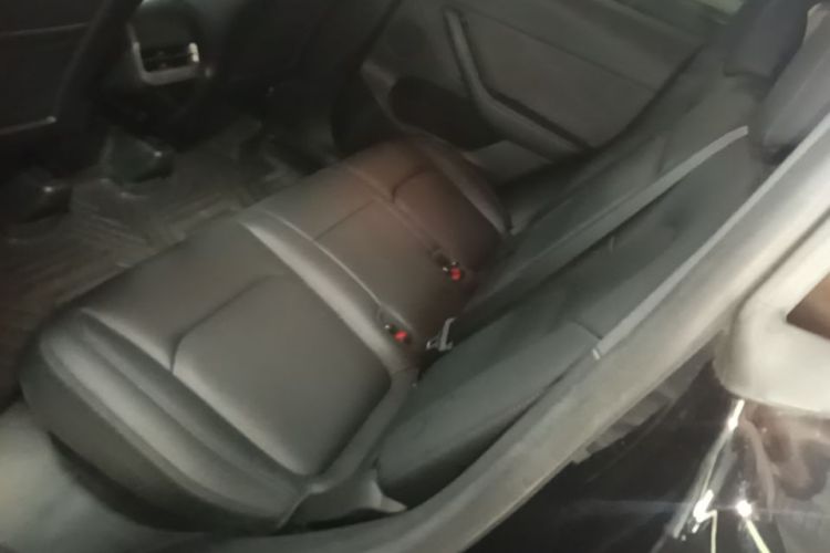 Tesla Model Y 2022 #17 Tesla Model Y 2022 car image #17