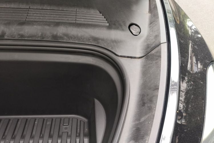 Tesla Model Y 2021 #23 Tesla Model Y 2021 car image #23