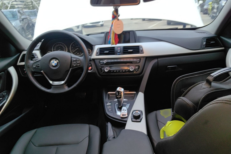 BMW 3 Series 2015 #10 BMW 3 Series 2015 car image #10