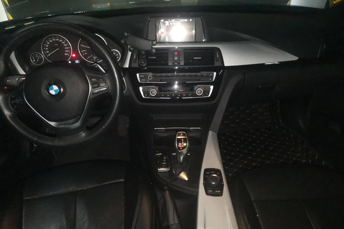 BMW 3 Series 2017 #21 BMW 3 Series 2017 car image #21