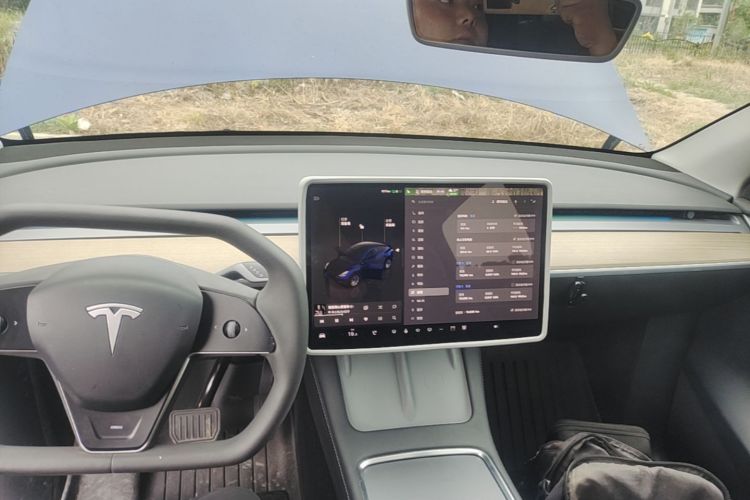 Tesla Model Y 2022 #10 Tesla Model Y 2022 car image #10