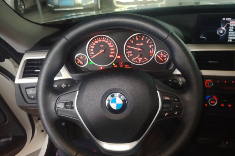 BMW 3 Series GT 2016 #11 BMW 3 Series GT 2016 car image #11