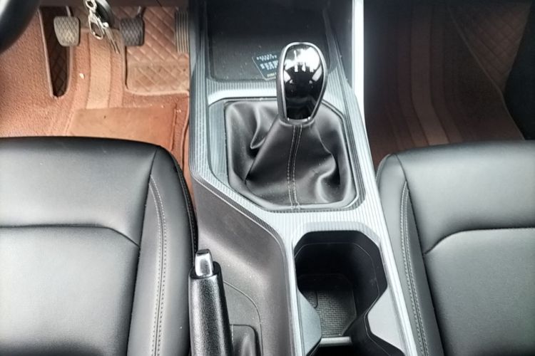 GEELY Emgrand 2024 car image #14