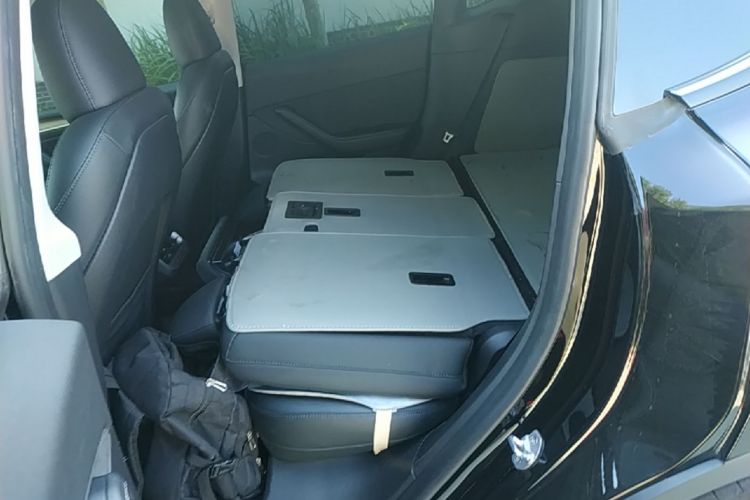 Tesla Model Y 2023 #17 Tesla Model Y 2023 car image #17