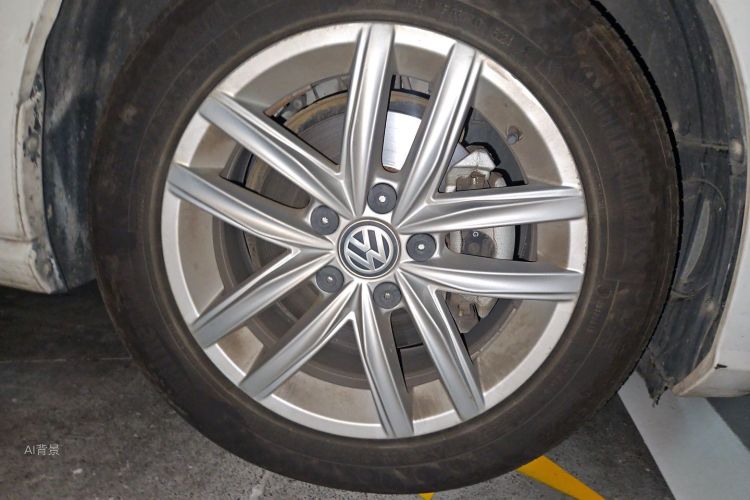 Volkswagen Golf 2018 car image #9