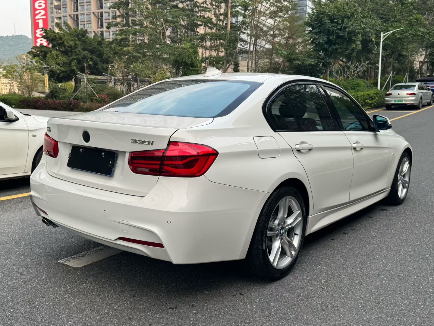 BMW 3 Series 2018 image de voiture #10