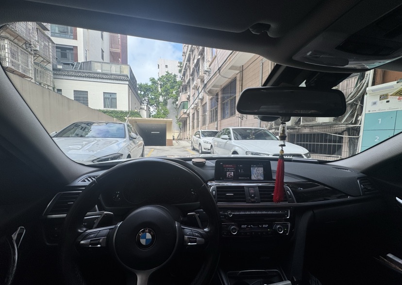 BMW 3 Series 2018 #5 BMW 3 Series 2018 car image #5