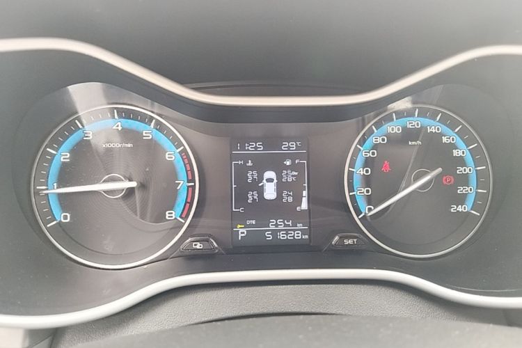 GEELY Emgrand 2020 #12 GEELY Emgrand 2020 car image #12