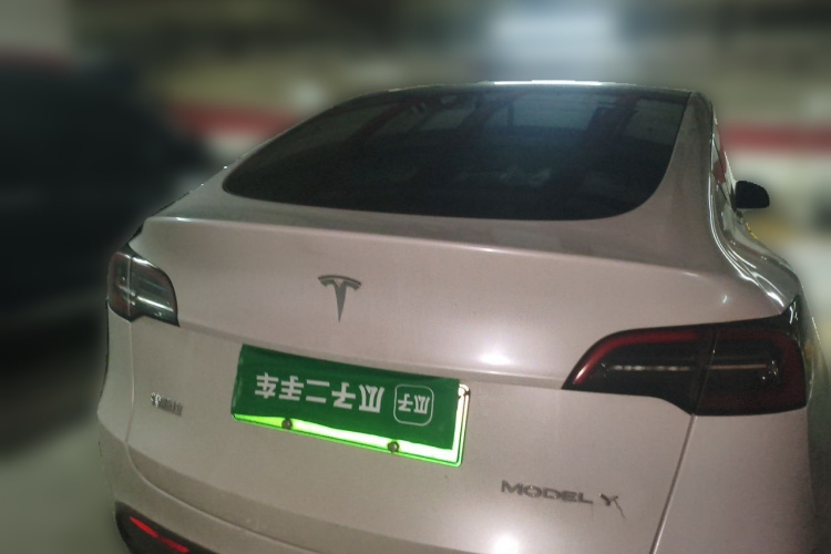 Tesla Model Y 2023 #4 Tesla Model Y 2023 car image #4