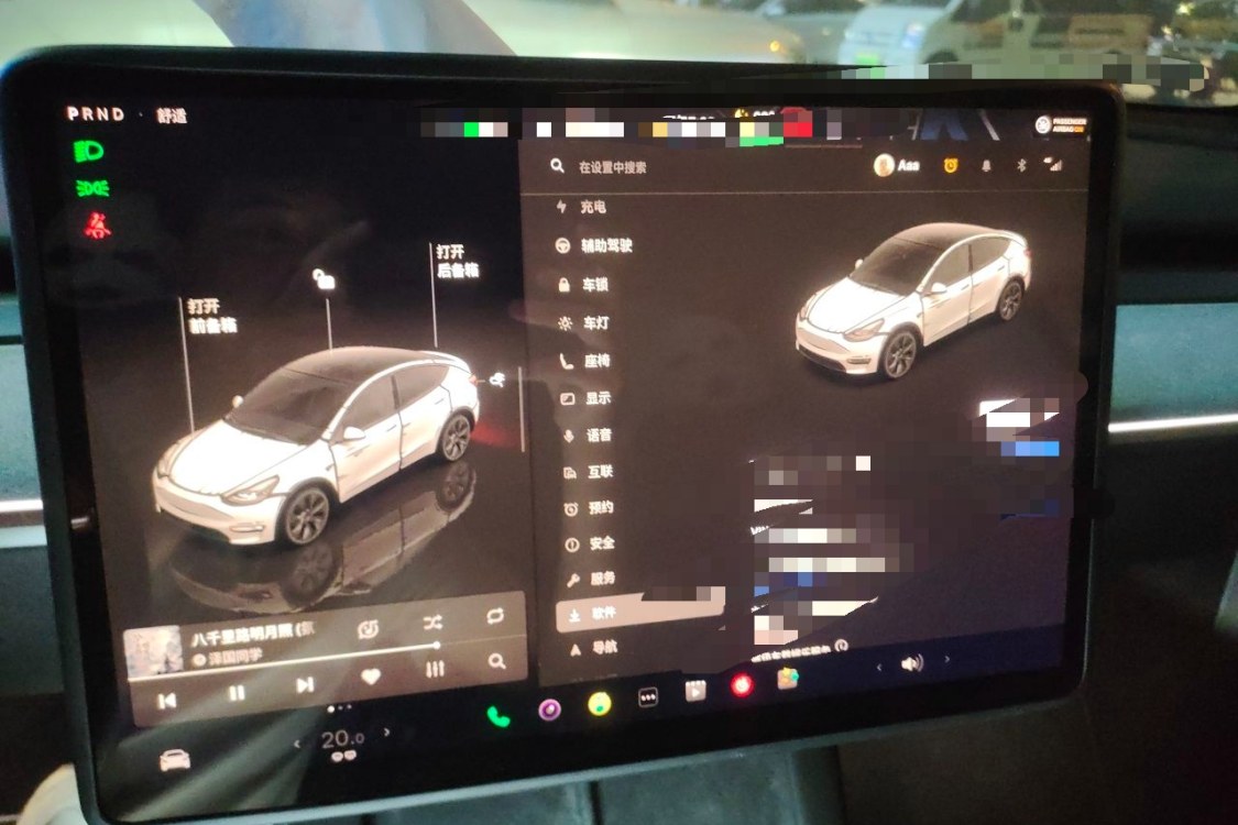 Tesla Model Y 2024 car image #26