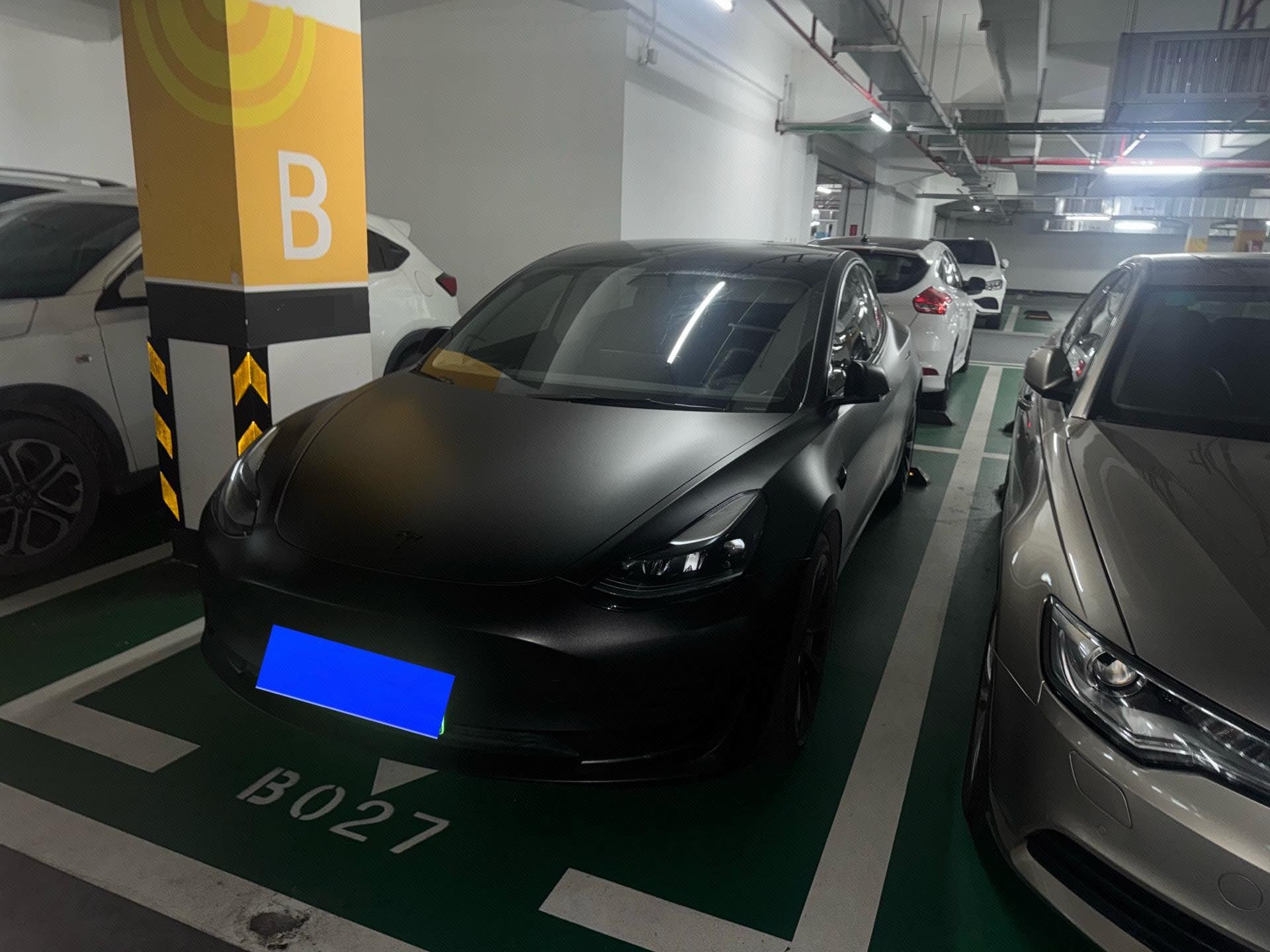 Tesla Model 3 2021 car image 