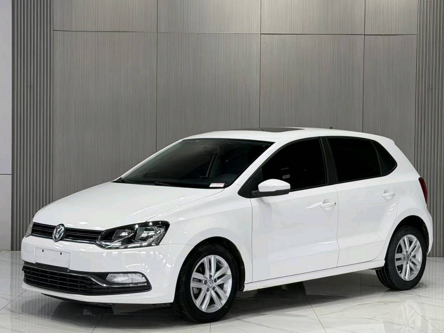 Volkswagen Polo 2018 car image 