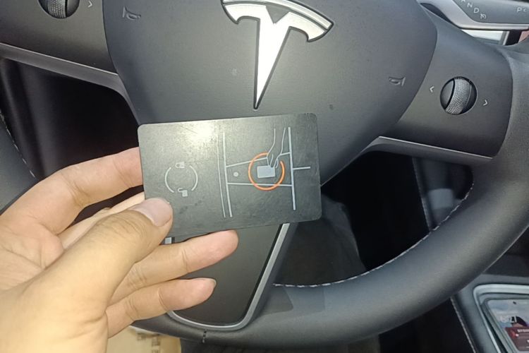 Tesla Model Y 2022 #9 Tesla Model Y 2022 car image #9