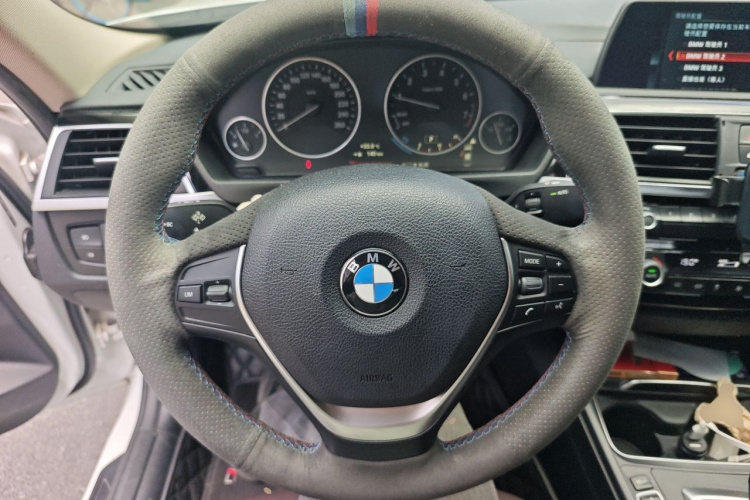 BMW 3 Series 2018 car image #11