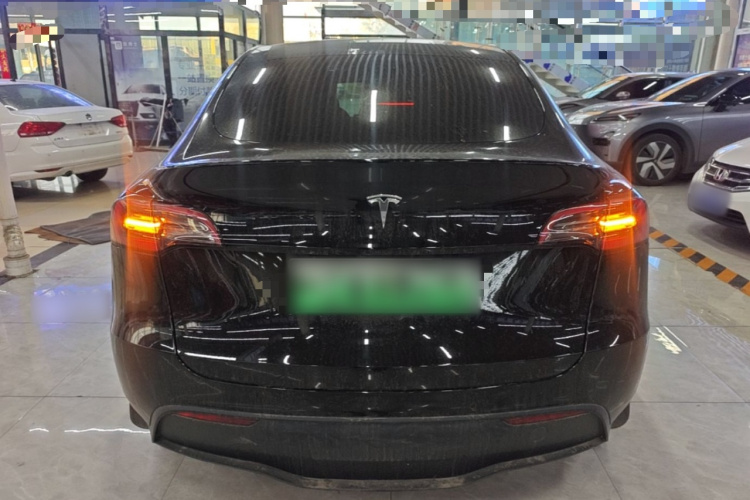 Tesla Model Y 2023 #6 Tesla Model Y 2023 immagine di auto #6