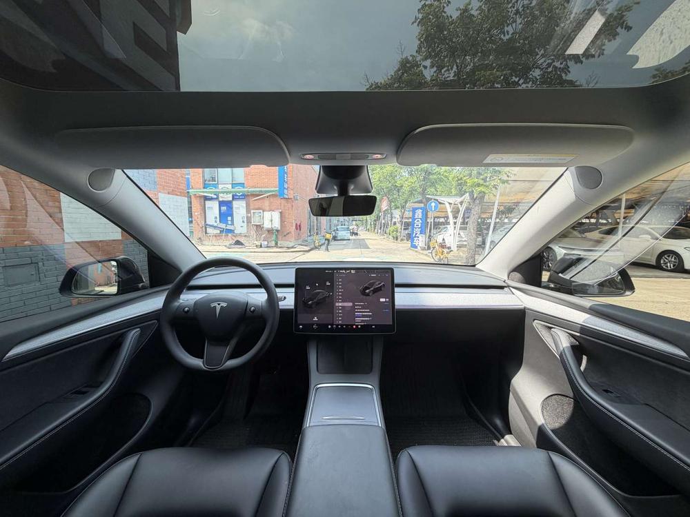 Tesla Model Y 2023 #7 Tesla Model Y 2023 car image #7