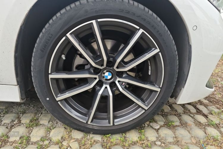BMW 3 Series 2023 #9 BMW 3 Series 2023 car image #9
