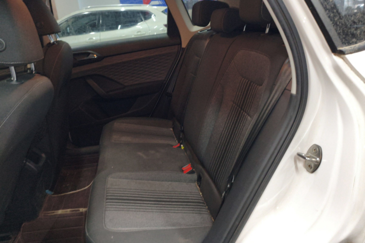 Volkswagen Tharu 2019 car image #19