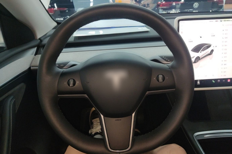 Tesla Model Y 2024 #11 Tesla Model Y 2024 car image #11