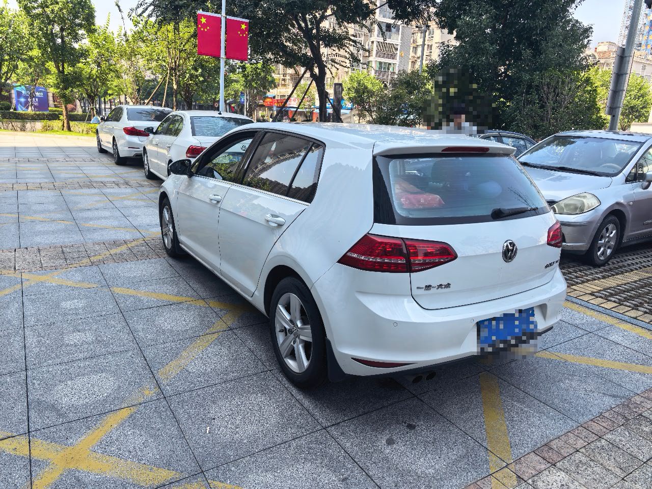 Volkswagen Golf 2015 car image #9