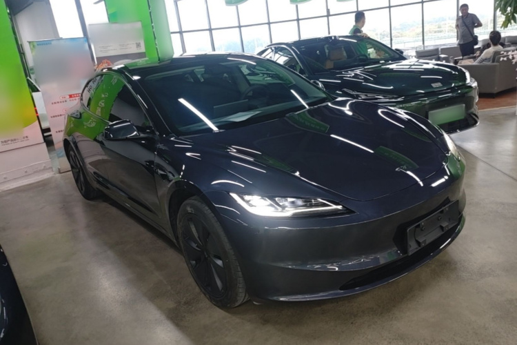 Tesla Model 3 2025 #4 Tesla Model 3 2025 car image #4