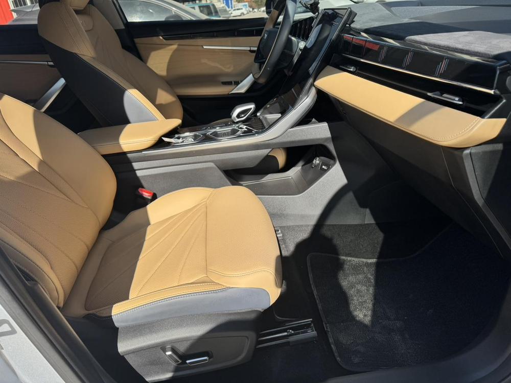 GEELY Boyue L 2024 car image #7