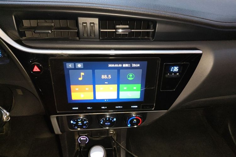 Toyota Corolla 2018 #15 Toyota Corolla 2018 car image #15