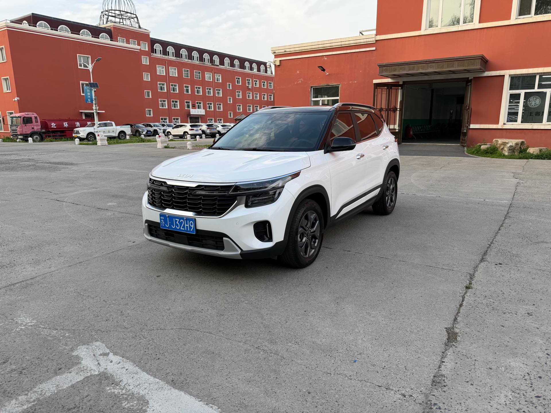 Kia Seltos 2023 car image 