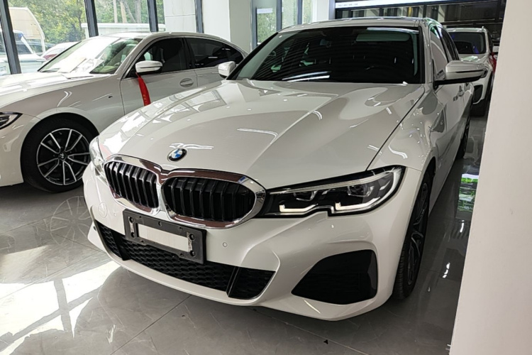 BMW 3 Series 2021 #2 BMW 3 Series 2021 car image #2