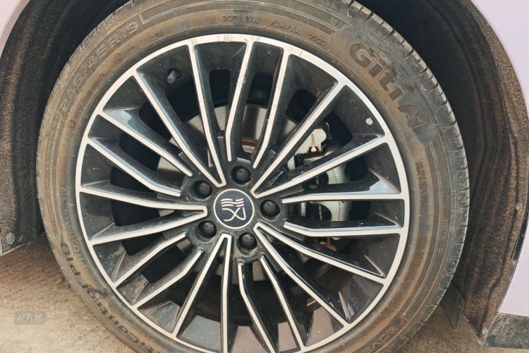 BYD Han 2023 car image #9