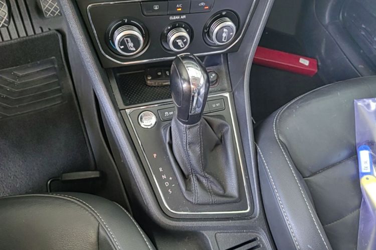 Volkswagen Lavida 2018 #16 Volkswagen Lavida 2018 car image #16