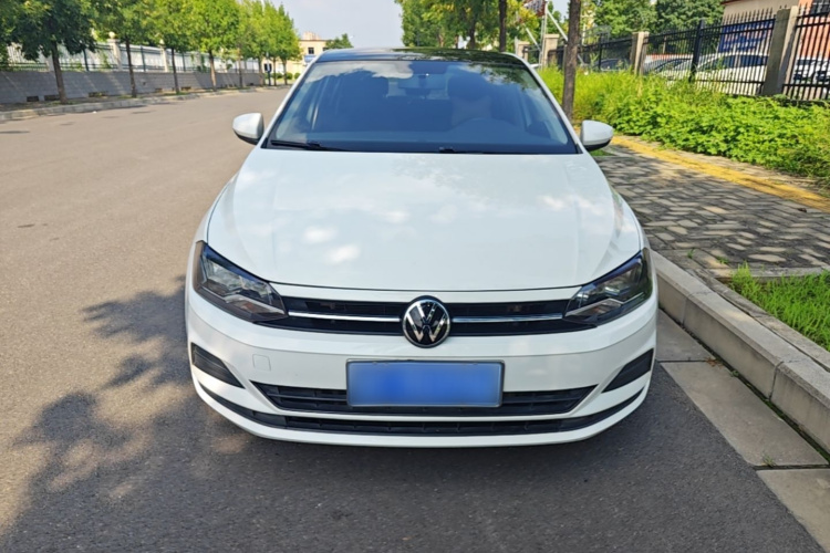 Volkswagen Polo 2021 car image #3
