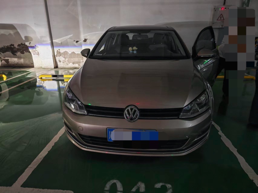 Volkswagen Golf 2015 car image #2