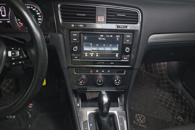 Volkswagen Golf 2018 صورة سيارة #15