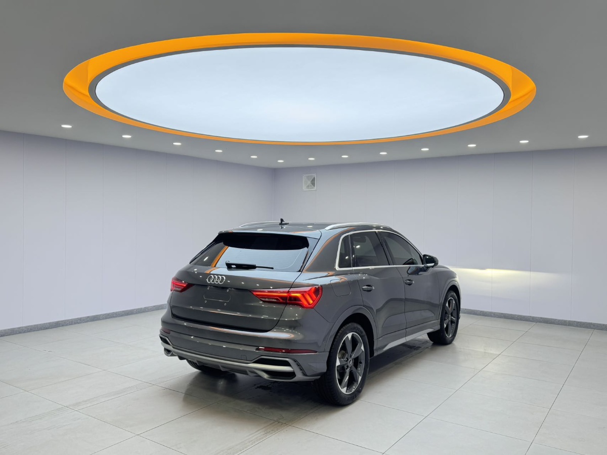 Audi Q3 2022 car image #6